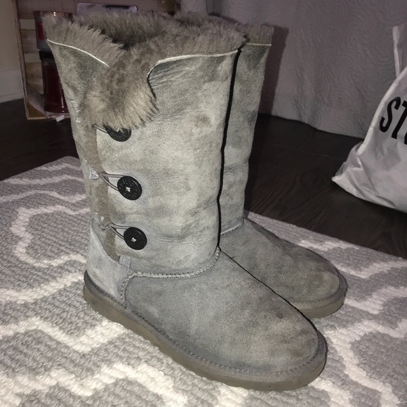 Bailey button UGGS - Picture 1 of 6